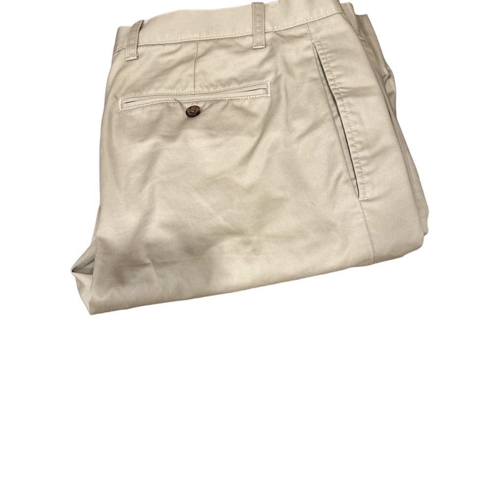 Gap Khakis. Classic Straight Leg. 38x32 Great Condition.